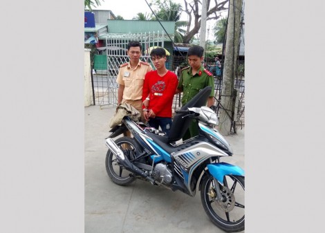 Bị bắt  vì mua ma túy đá