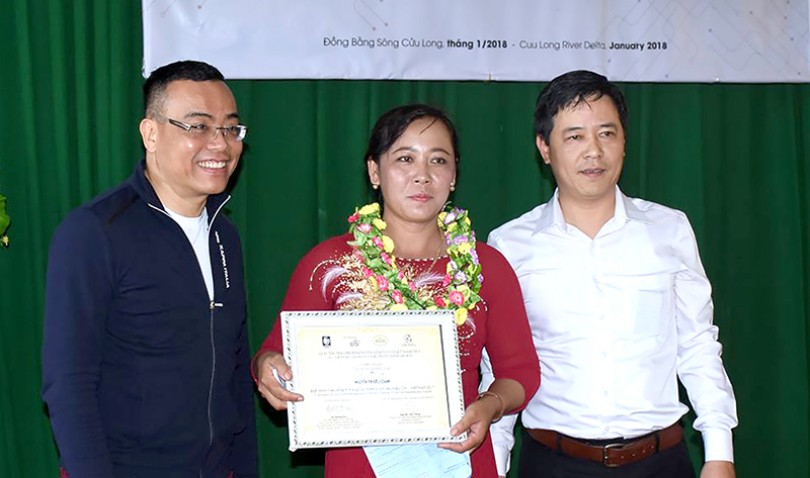 Chị Nguyễn Thị Kiều Oanh vinh dự nhận giải tài chính vi mô tiêu biểu Citi- Việt Nam năm 2017