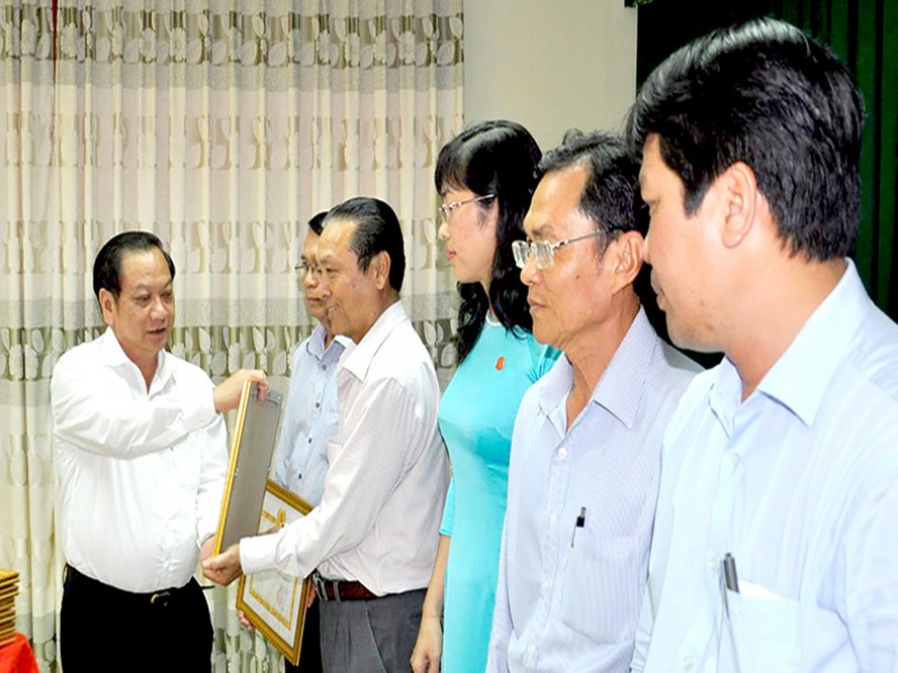 Tăng cường xây dựng, chỉnh đốn Đảng 

Bài 2: Quyết tâm khắc phục khuyết điểm