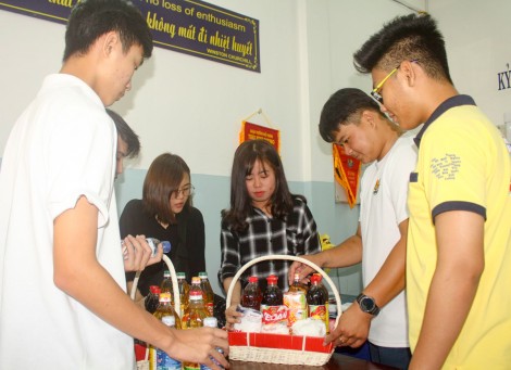 Vui xuân, đón Tết cùng em