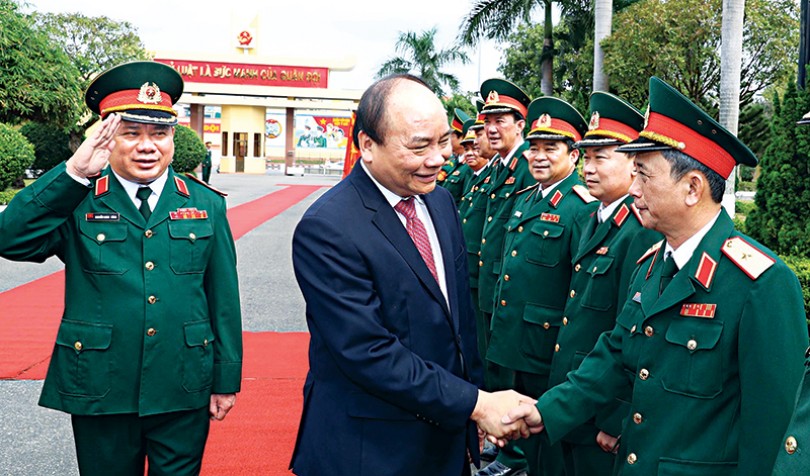 Thủ tướng Nguyễn Xuân Phúc

làm việc tại Quân khu 5