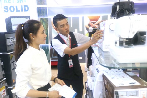 Đa dạng hóa nhu cầu may, vá tại nhà