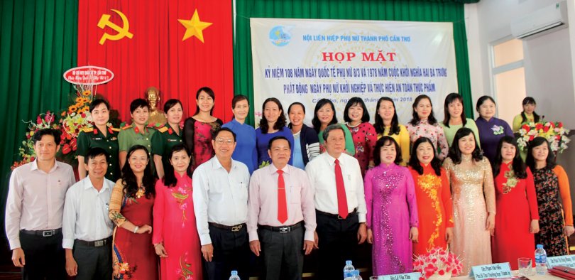 Quan tâm, tạo điều kiện để phụ nữ tiến bộ, phát huy sức cống hiến
