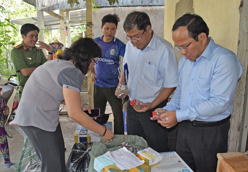 Tịch thu hơn 300.000 viên thuốc đông dược

trị bá bệnh không rõ nguồn gốc, xuất xứ