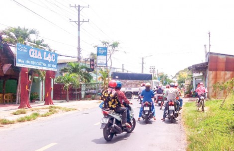 Tỉnh lộ 922 quá tải: Cần nhanh chóng tập trung giải phóng mặt bằng

triển khai  dự án