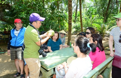 Hướng dẫn viên: Người “thổi hồn” cho sản phẩm du lịch
