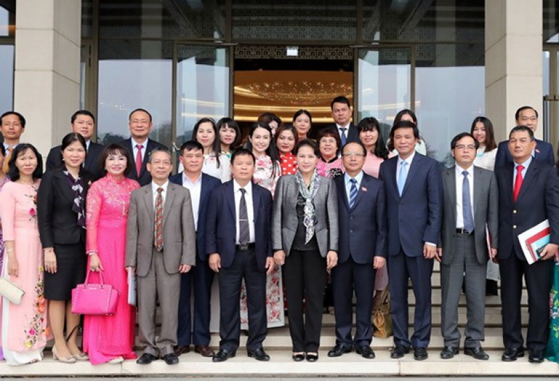 Chủ tịch Quốc hội Nguyễn Thị Kim Ngân tiếp các đại biểu Hiệp hội Doanh nghiệp nhỏ và vừa Việt Nam