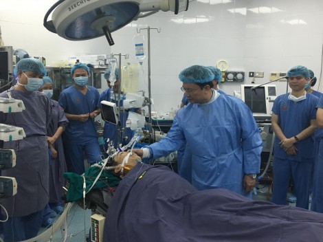 Lần đầu tiên ghép phổi thành công từ người cho chết não