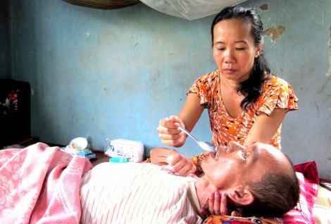 Giúp anh Xuân chống chọi với bệnh tật