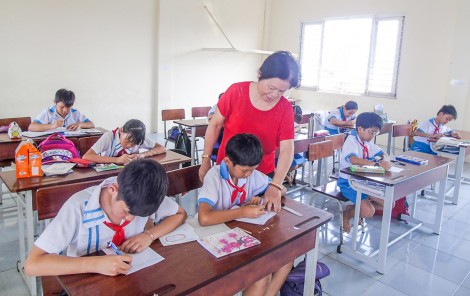 Bảo tồn tiếng nói, chữ viết của đồng bào Hoa