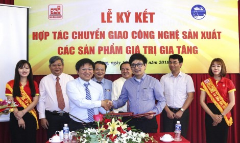 Tập đoàn Sao Mai và Viện Nghiên cứu Hải sản ký kết hợp tác chuyển giao công nghệ sản xuất các sản phẩm giá trị gia tăng từ cá tra