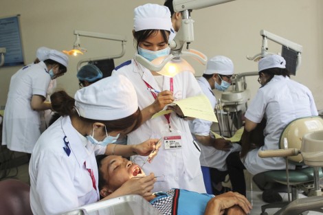 Cứ 10 người, có đến 8 người

mắc bệnh sâu răng