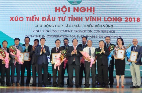 Thủ tướng dự Hội nghị Xúc tiến đầu tư tỉnh Vĩnh Long năm 2018
