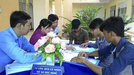 Nỗ lực tư vấn tuyển sinh,

hướng nghiệp