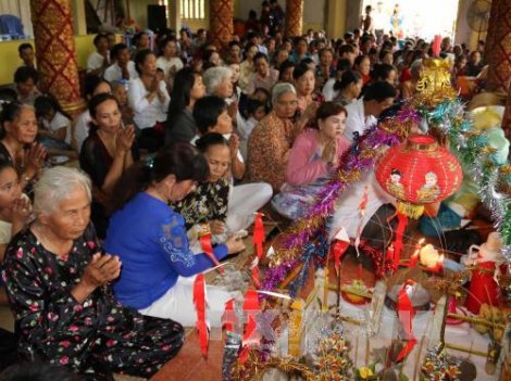 Chủ tịch Ủy ban Trung ương Mặt trận Tổ quốc Việt Nam chúc mừng Tết cổ truyền Chôl Chnăm Thmây của đồng bào Khmer
