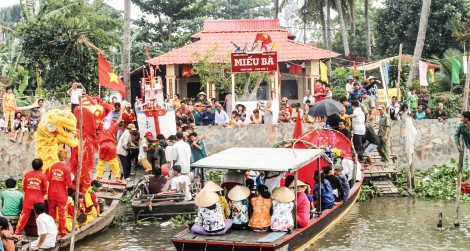 Lễ cúng Bà Chúa Xứ

ở Cần Thơ