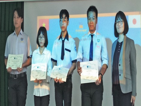 Trao học bổng SOSHI cho 5 học sinh Cần Thơ