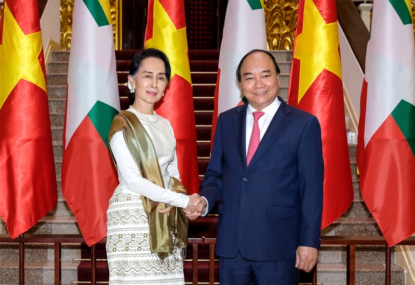 Thủ tướng Chính phủ

Nguyễn Xuân Phúc hội đàm với

Cố vấn Nhà nước Cộng hòa Liên bang Myanmar Aung San Suu Kyi