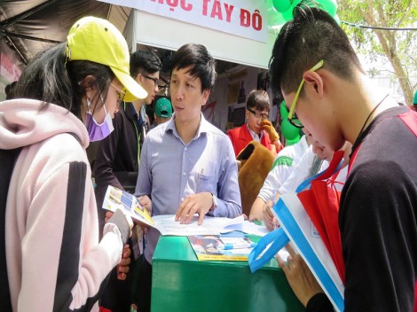 Trường Đại học Tây Đô

dành nhiều học bổng cho

tân sinh viên có điểm

trúng tuyển cao