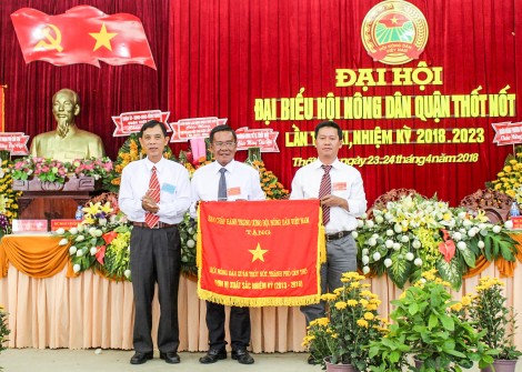 Đẩy mạnh phong trào nông dân thi đua sản xuất, kinh doanh giỏi