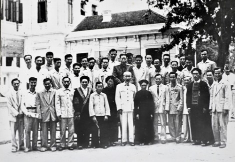 Vận dụng tư tưởng Hồ Chí Minh về bình đẳng giữa các dân tộc trong thực hiện chính sách dân tộc ở Việt Nam hiện nay