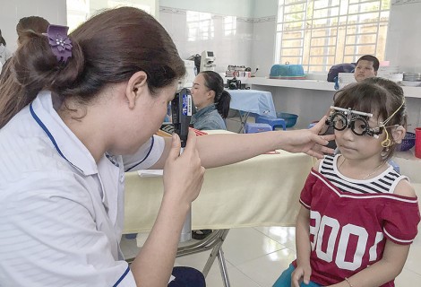 Ánh sáng cho trẻ em

và người lớn tuổi ở ĐBSCL