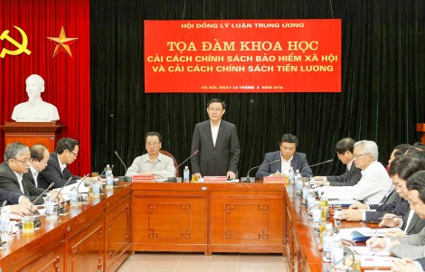 Cải cách tiền lương: Không để “phụ” thành “chính”
