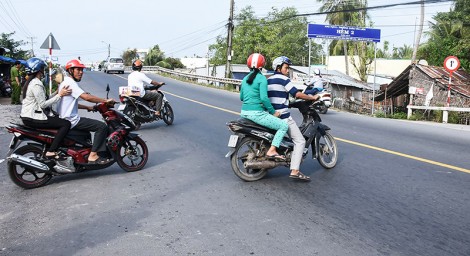 Sớm khắc phục các điểm bất cập

về giao thông trên tuyến quốc lộ