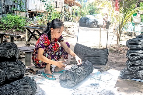 Phát triển nghề làm dây keo xuất khẩu