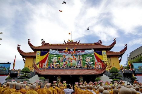Chủ tịch Ủy ban Trung ương Mặt trận Tổ quốc Việt Nam Trần Thanh Mẫn gửi Thư

chúc mừng Đại lễ Phật đản