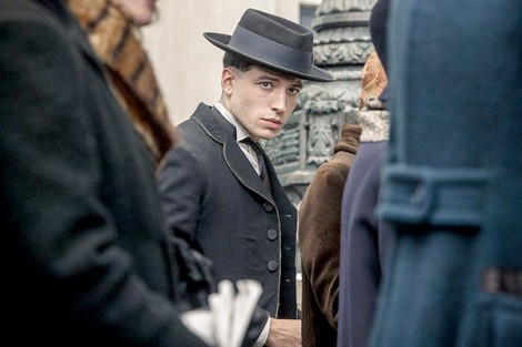 Ezra Miller chuyên trị những vai lạ