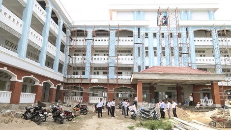 Nỗi lo thiếu trường lớp, giáo viên
