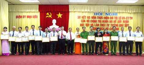 Làm theo lời Bác bằng những hành động thiết thực