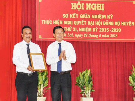 Hội nghị sơ kết giữa nhiệm kỳ thực hiện Nghị quyết Đại hội Đảng bộ huyện Thới Lai  lần thứ XI