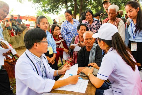 Bền chặt nghĩa tình Việt Nam - Campuchia