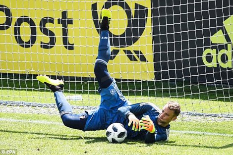“Người nhện” Manuel Neuer vẫn được kỳ vọng