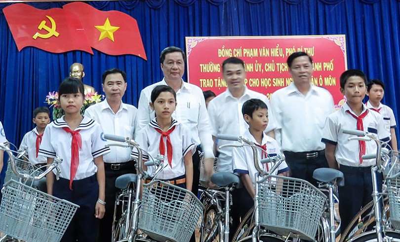 Đường đến trường bớt gập ghềnh