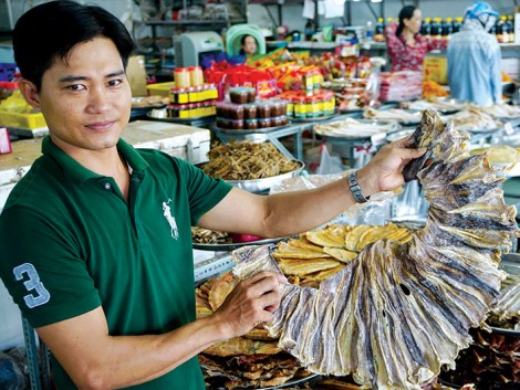 Về Sông Đốc ăn cá đuối đen