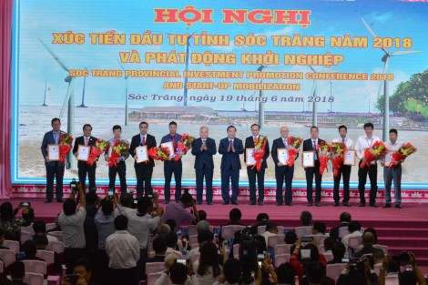 Thủ tướng Chính phủ Nguyễn Xuân Phúc dự Hội nghị Xúc tiến đầu tư tỉnh Sóc Trăng