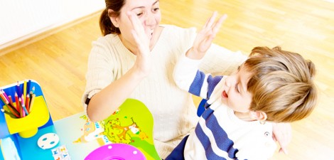 “Cha mẹ trực thăng” làm trẻ chậm phát triển cảm xúc