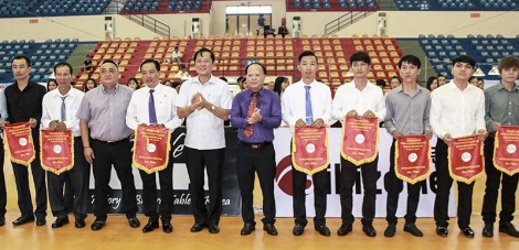 Hơn 180 cơ thủ tranh tài

Vòng chung kết Giải Billiards - Snooker Vô địch các CLB toàn quốc