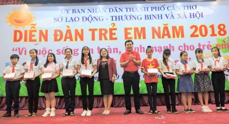 Xây dựng môi trường an toàn trong sử dụng công nghệ số cho trẻ em