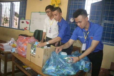 Sinh viên học giao tiếp