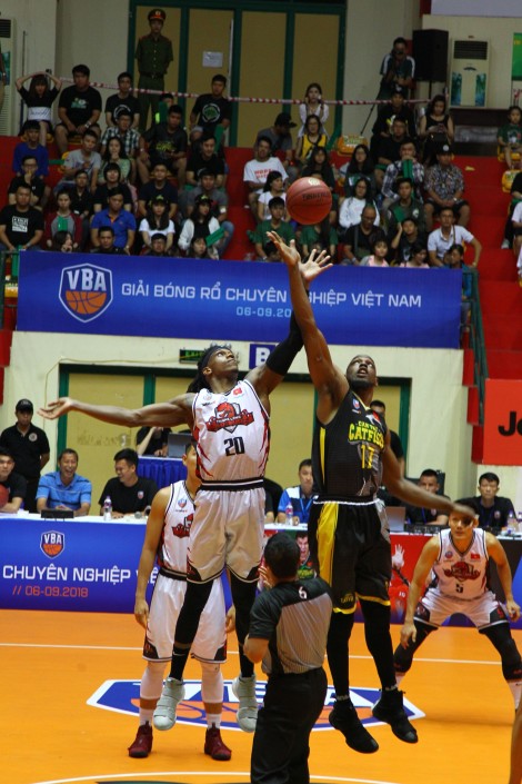 Cantho Catfish đòi được nợ trước Thanglong Warriors
