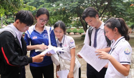 3 bài thi 10 điểm; 106 bài thi từ 9,5 điểm trở lên