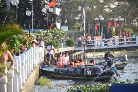 Đảm bảo an toàn giao thông đối với phương tiện thủy nội địa thô sơ chở khách du lịch