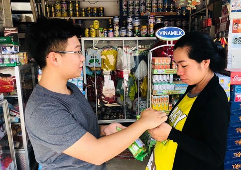 Chàng sinh viên Dược đưa bánh

dừa nướng đi khắp miền Tây
