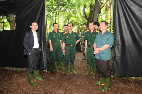 Lãnh đạo thành phố Cần Thơ thăm, động viên lực lượng tham gia diễn tập khu vực phòng thủ tại An Giang