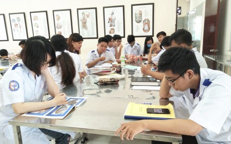 Điểm nhận hồ sơ đại học hệ liên thông: 14 điểm