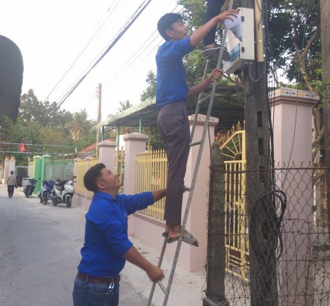 Thắp sáng đường quê
